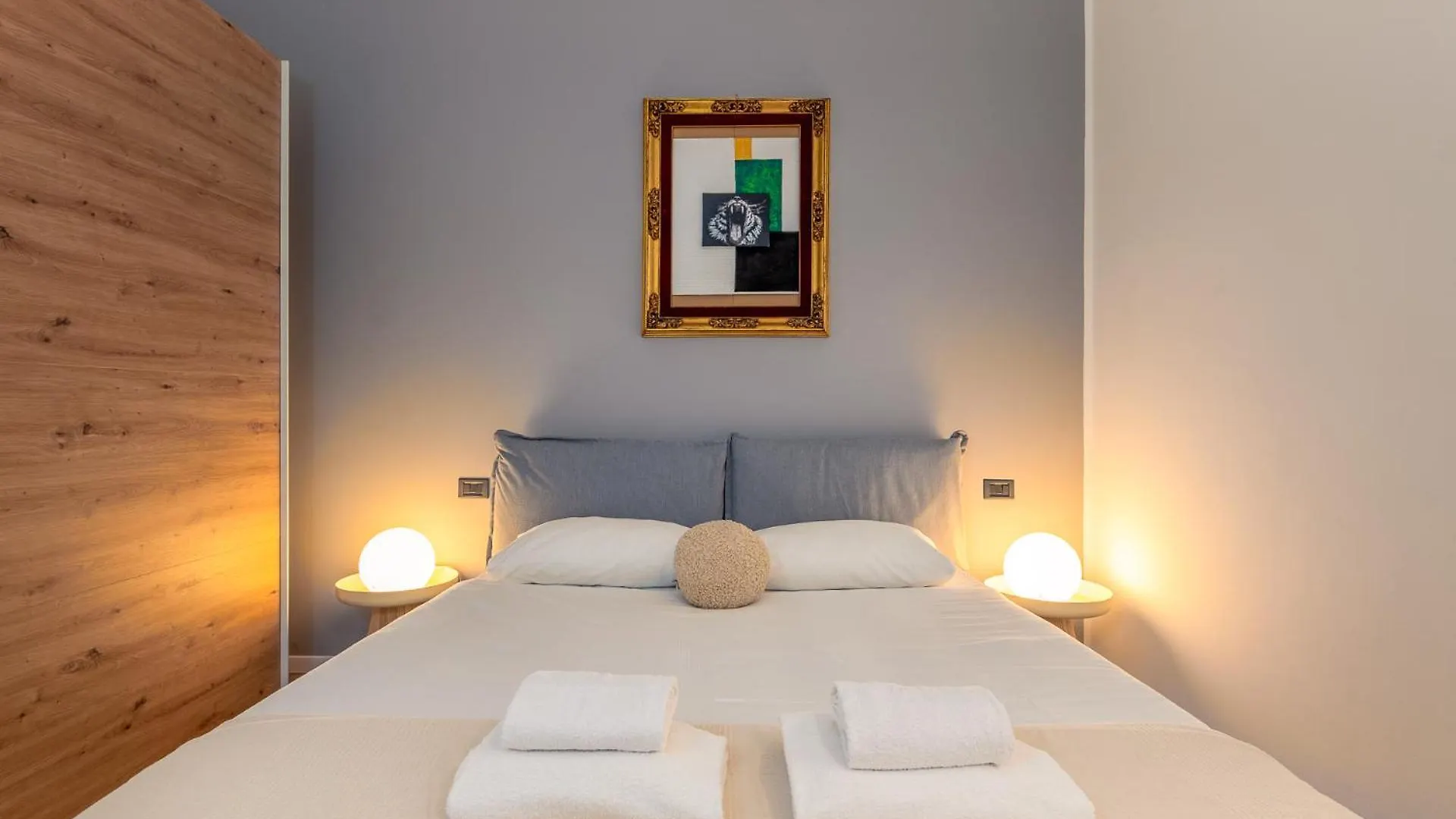 Elegant And Stylish Design Apartments In Brera Near The Metro Milán