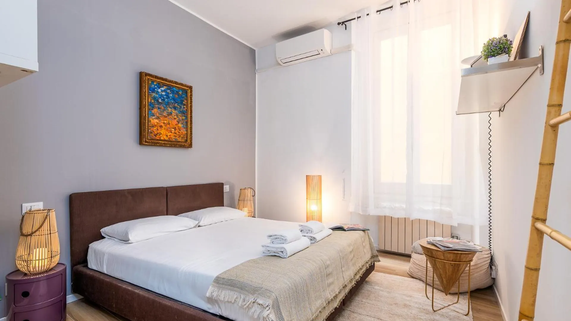 Elegant And Stylish Design Apartments In Brera Near The Metro Mediolan