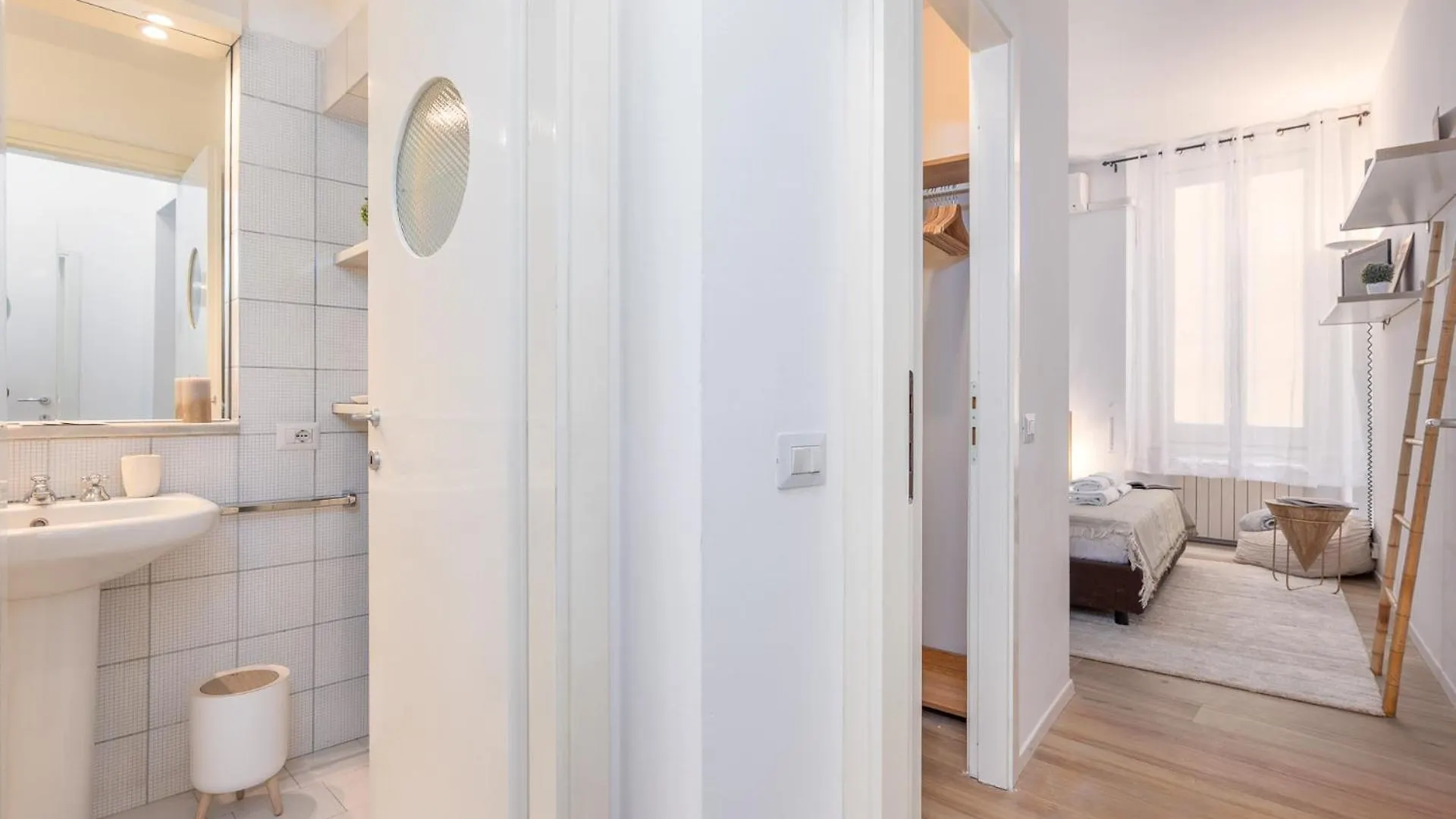 Elegant And Stylish Design Apartments In Brera Near The Metro Mediolan