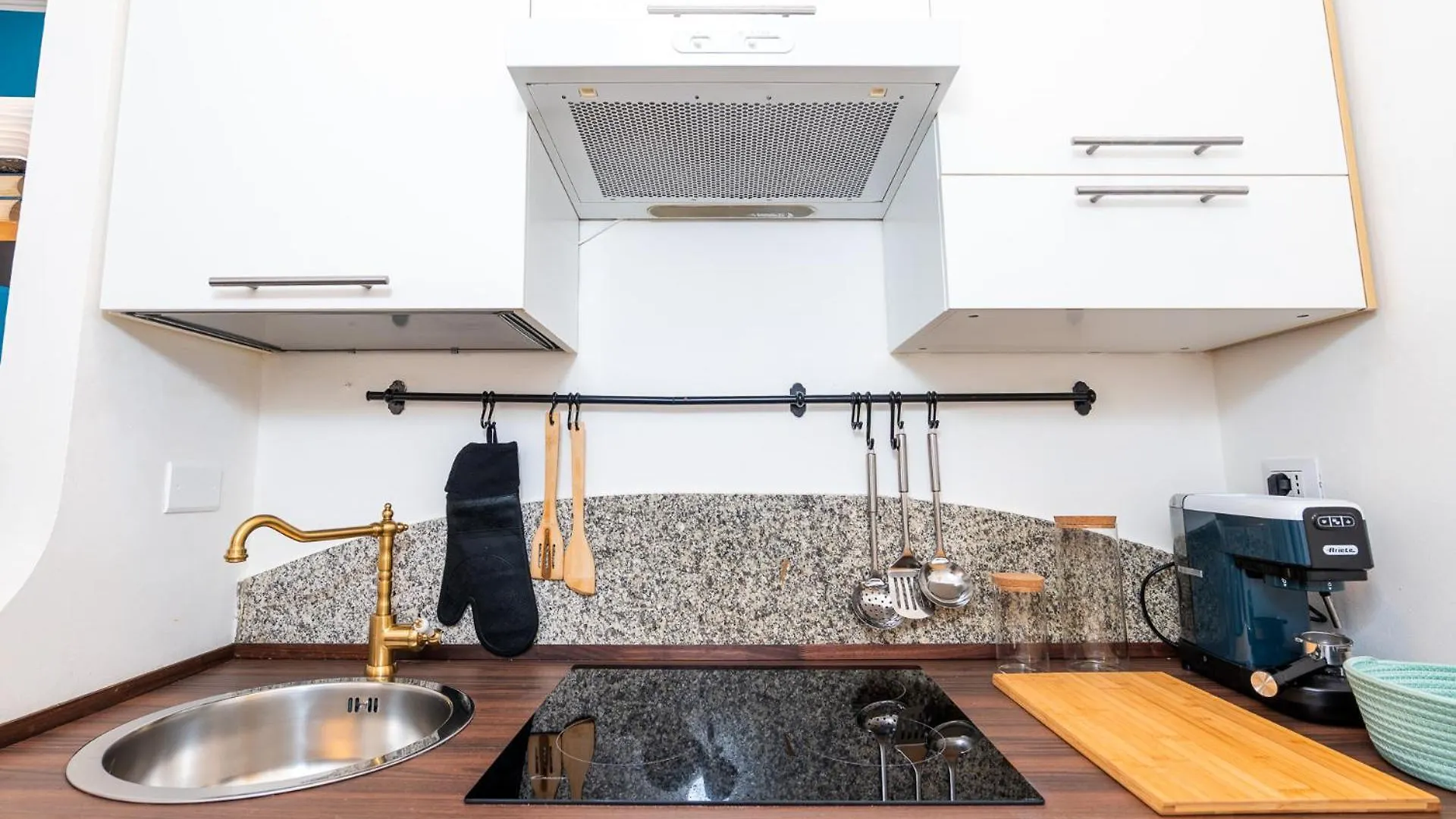 Elegant And Stylish Design Apartments In Brera Near The Metro Mediolan