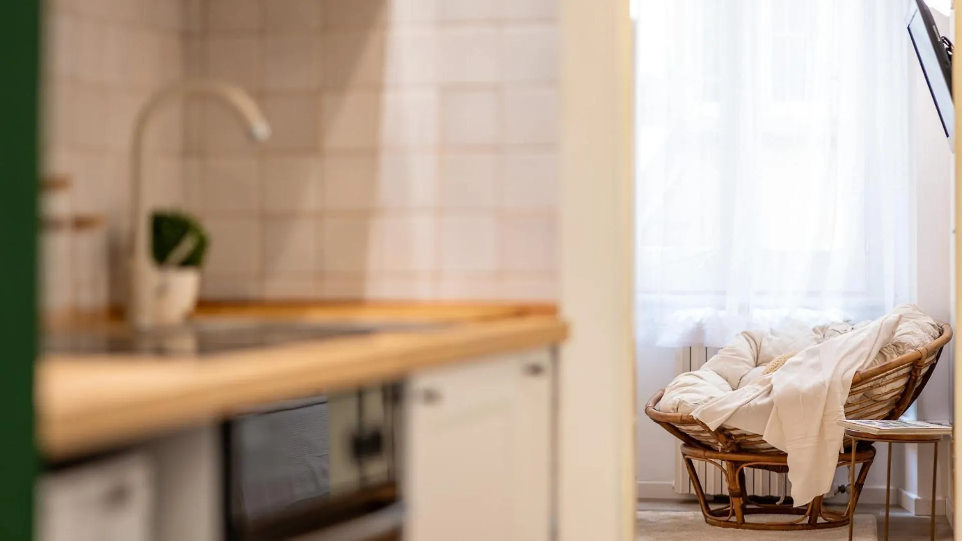 Elegant And Stylish Design Apartments In Brera Near The Metro Mediolan
